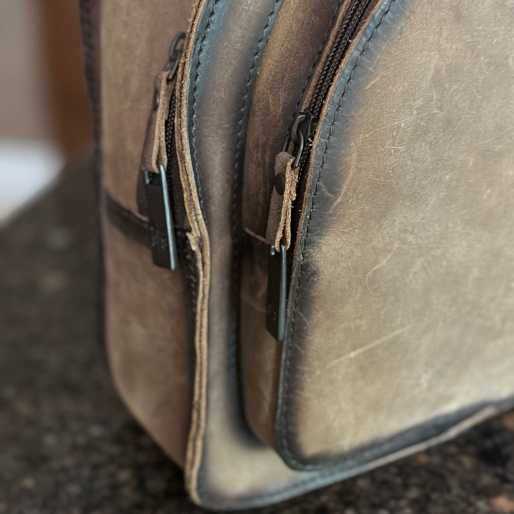 Real leather backpack - Picture 7 of 9